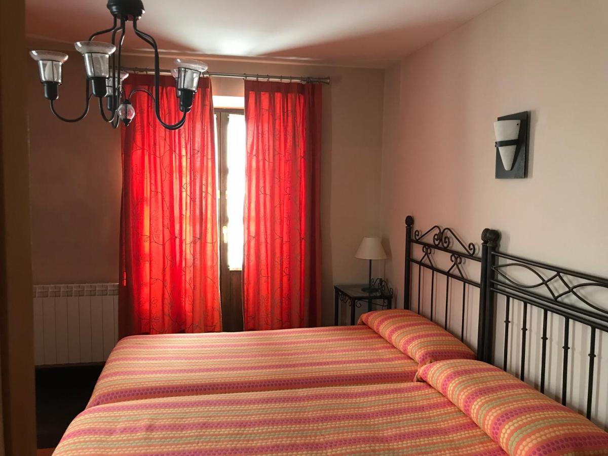 Apartamentos Ebro Рейноса Екстер'єр фото