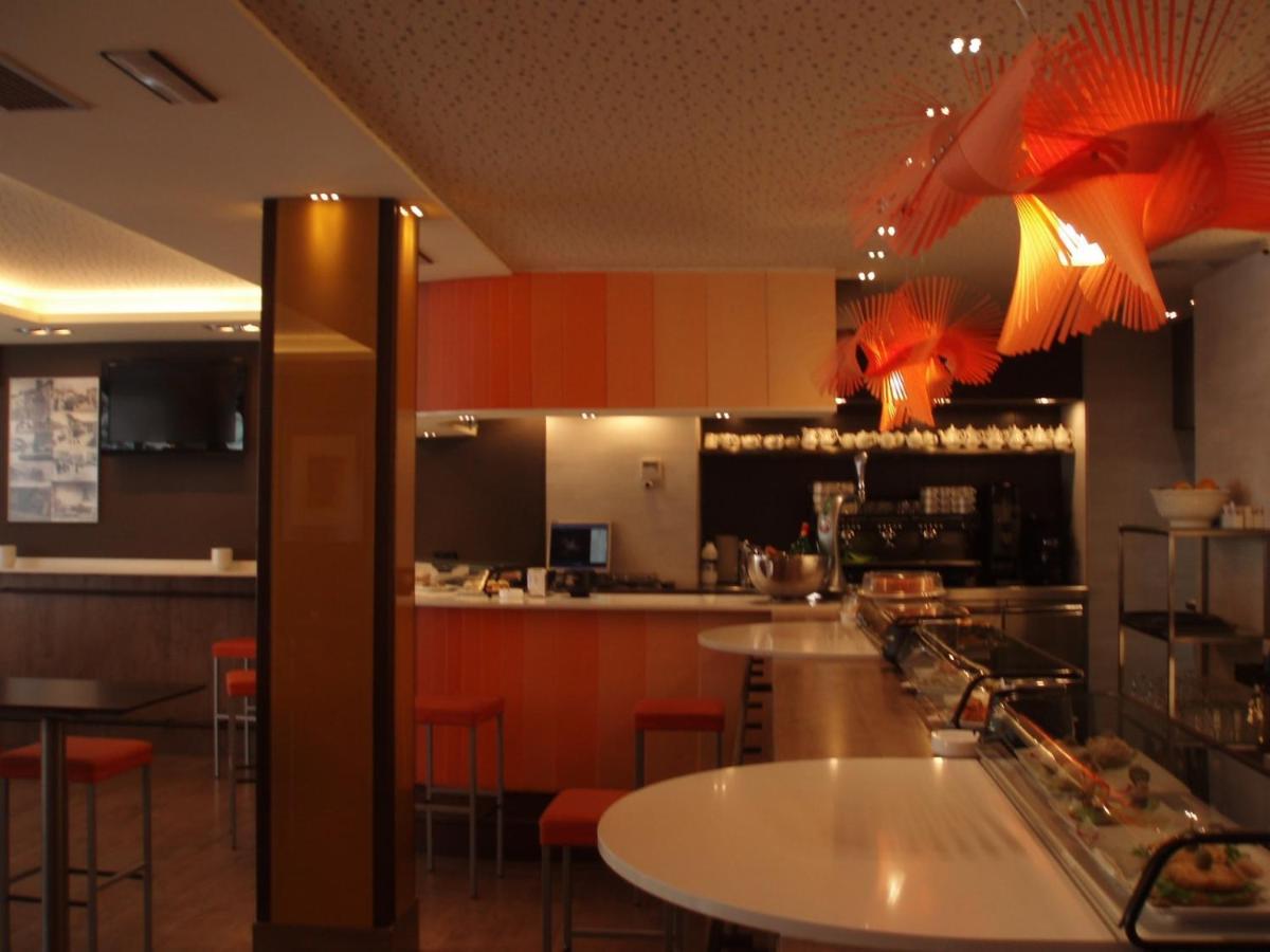 Apartamentos Ebro Рейноса Екстер'єр фото